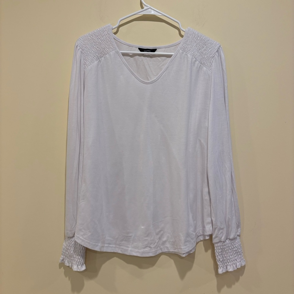 Dokotoo White Smocked Long Sleeve Top Size L